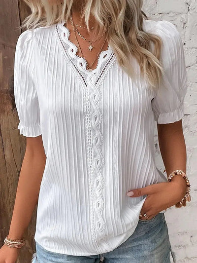 Yrsa™ | Blusa de Cuello en V con Detalles de Volantes