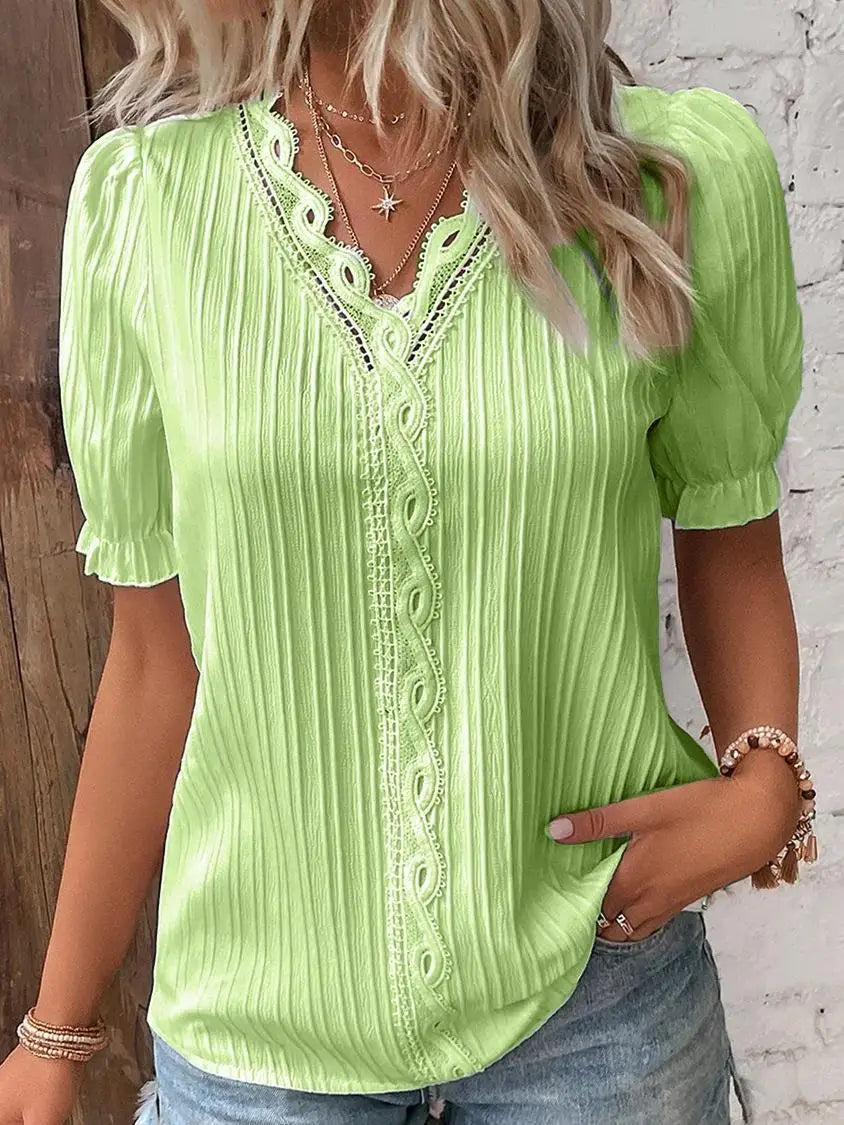 Yrsa™ | Blusa de Cuello en V con Detalles de Volantes