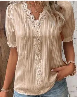 Yrsa™ | Blusa de Cuello en V con Detalles de Volantes