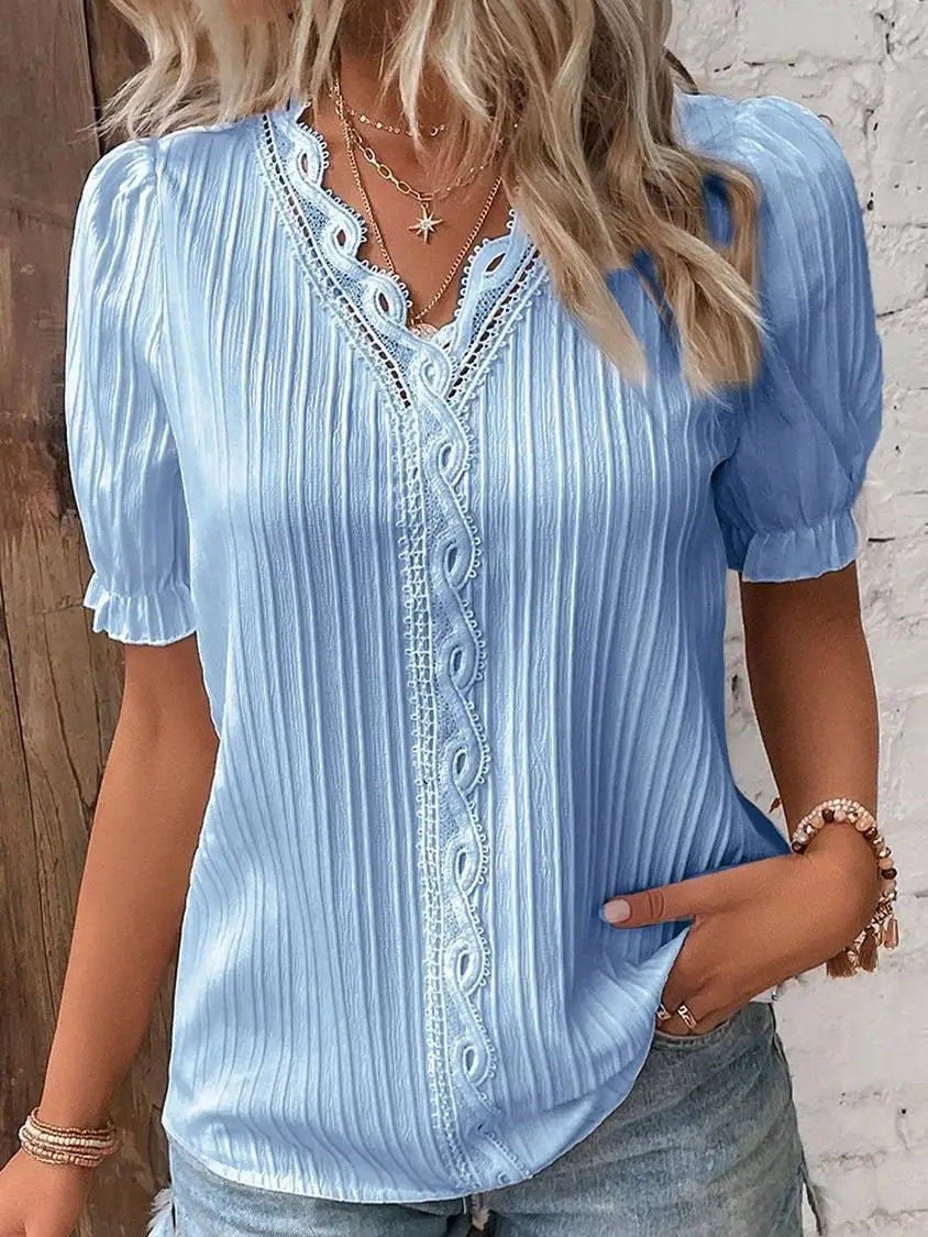Yrsa™ | Blusa de Cuello en V con Detalles de Volantes