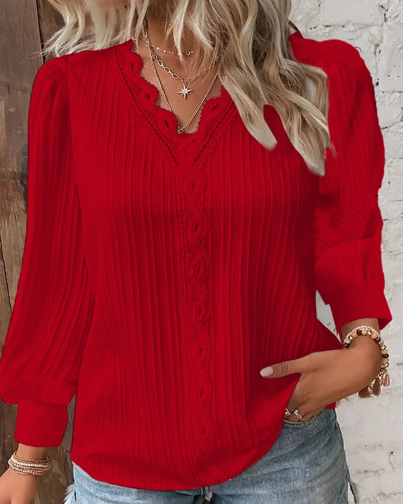 Yrsa™ | Blusa de Cuello en V con Detalles de Volantes