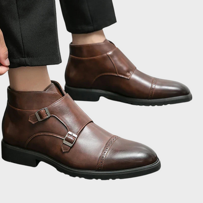Parker | Botas de Doble Hebilla de Cuero Sintético
